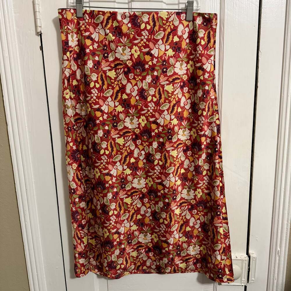 Ann Taylor Factory Red Satin Floral Midi Skirt Large